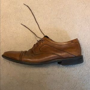Johnston & Murphy’s Men’s size 12 Tan Dress Shoe